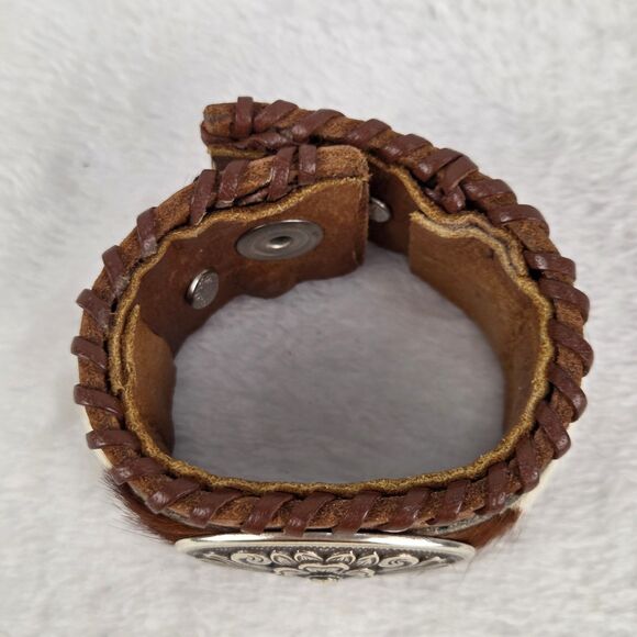 Leather Cowhide Western Cuff Bracelet Floral Medallion Snap Closure 8 Inch Boho - Picture 2 of 10